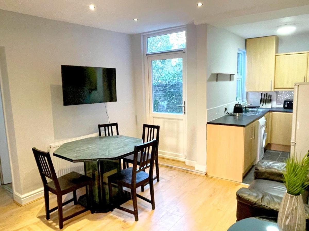 Ferienhaus *new* Grant 7 Bed House Steps Away From Stadium *